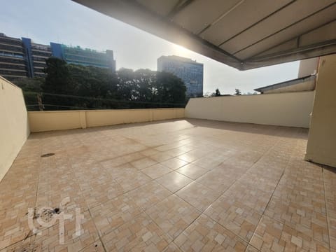 Image 18 - 230282